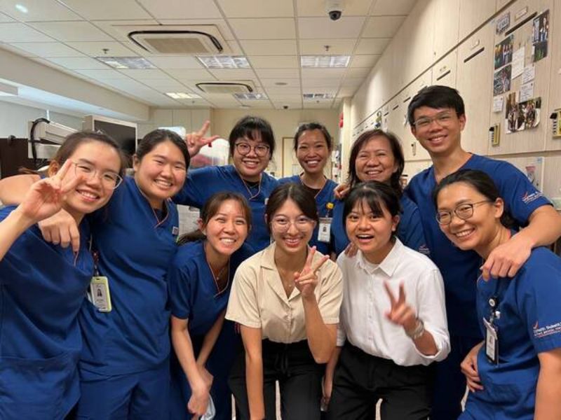 學生於新加坡竹腳婦幼醫院暑期見習