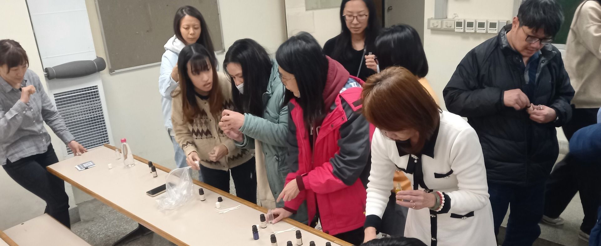 112學年度第1學期文康活動-香氛精油20231226