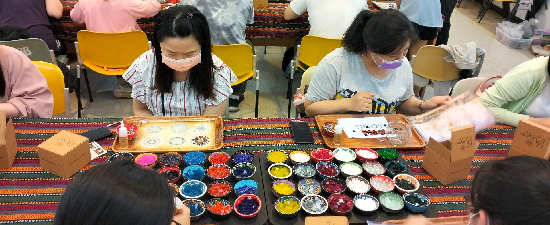 111學年度第2學期文康活動-手作馬賽克燭台