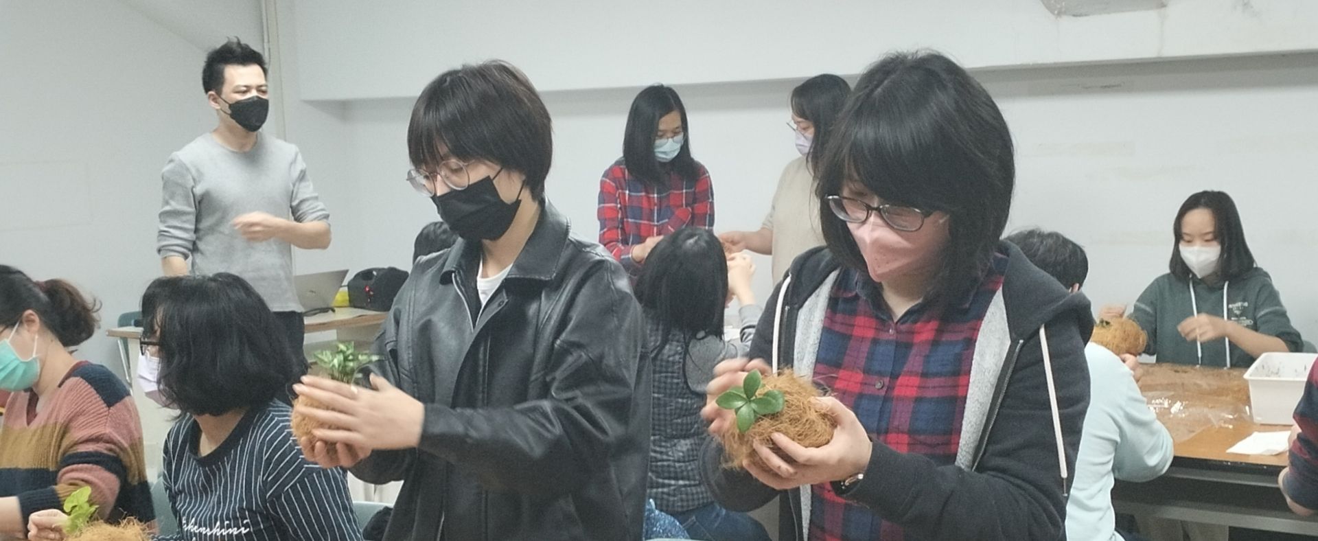 111學年度第1學期文康活動-綠植苔球(3)111.12.01
