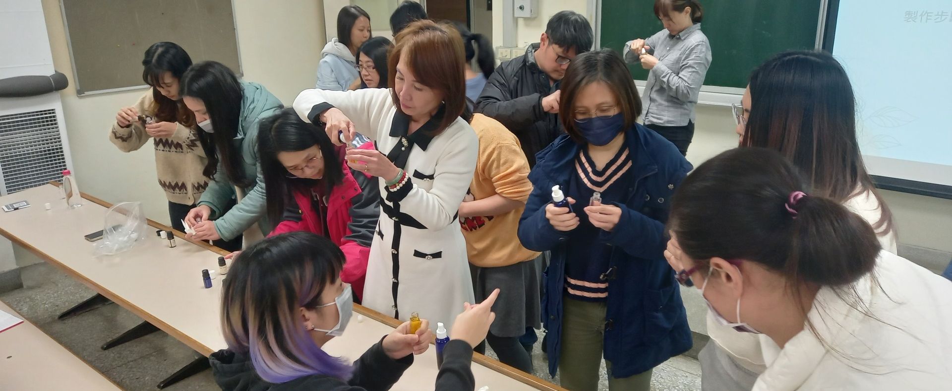 112學年度第1學期文康活動-香氛精油20231226