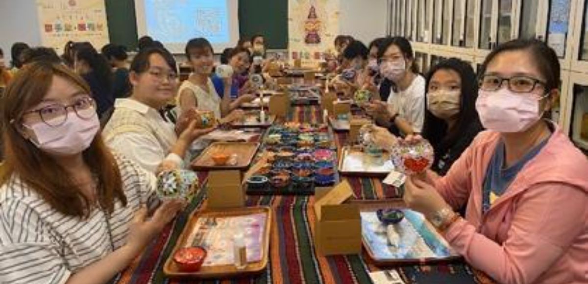 111學年度第2學期文康活動-手作馬賽克燭台