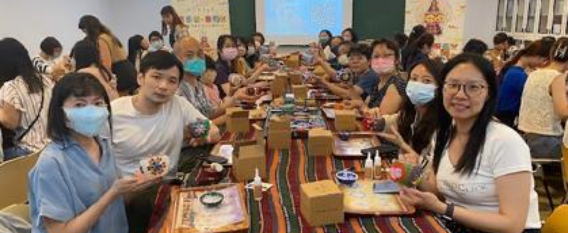 111學年度第2學期文康活動-手作馬賽克燭台