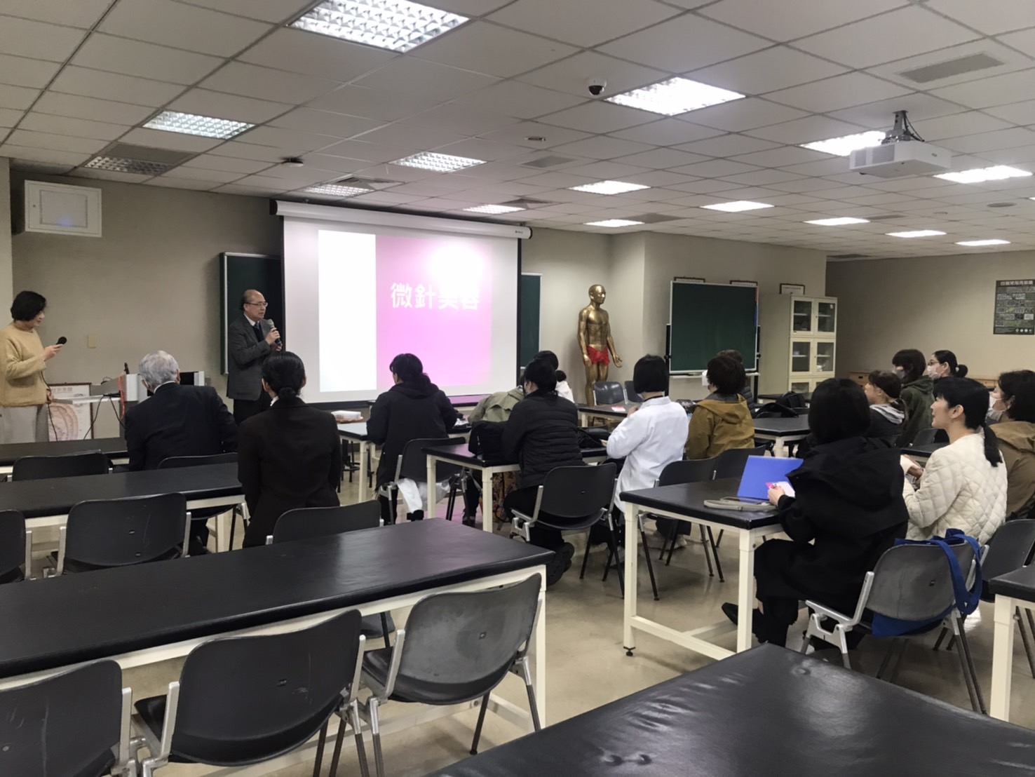 楊賢鴻主任開場致詞