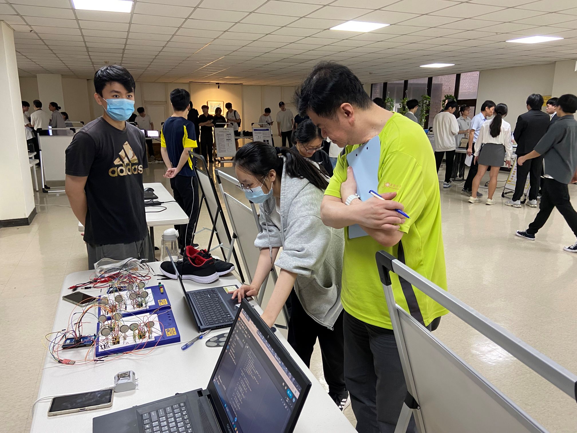 114學年度電機系專題實作競賽活動照片(14).JPG