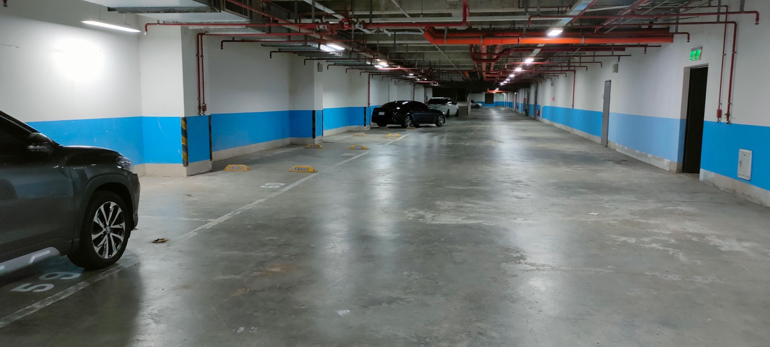 明德樓停車場