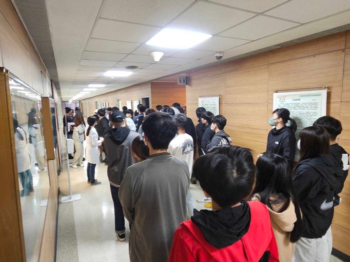 龍華科大參訪遺體勸募中心