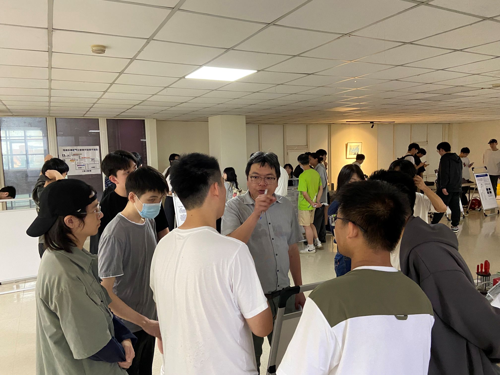 114學年度電機系專題實作競賽活動照片(2).JPG