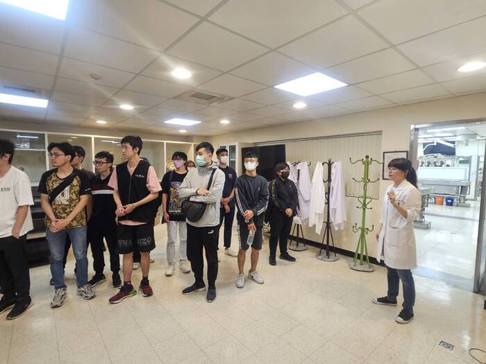 參訪解剖實驗室