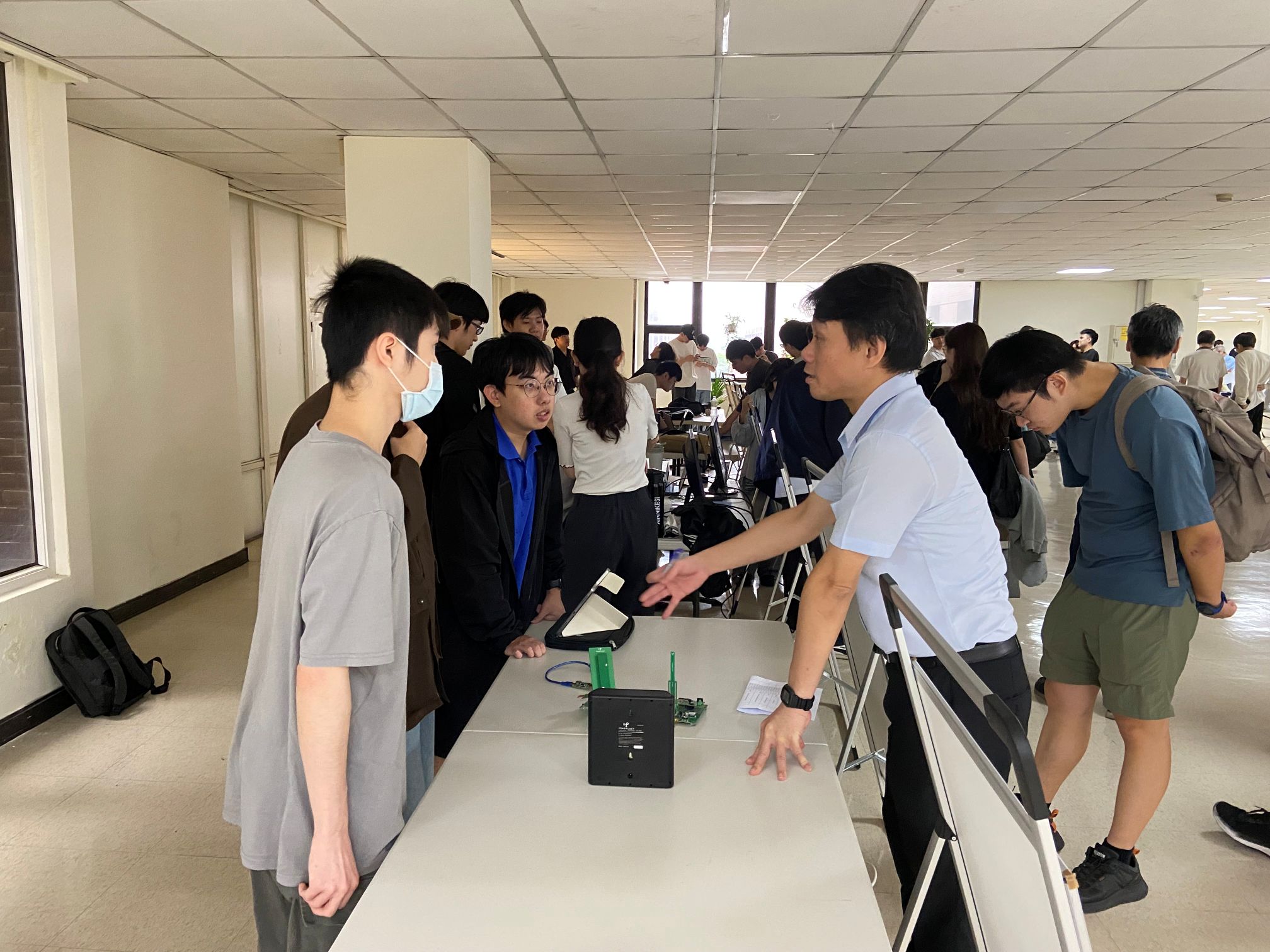 114學年度電機系專題實作競賽活動照片(7).JPG