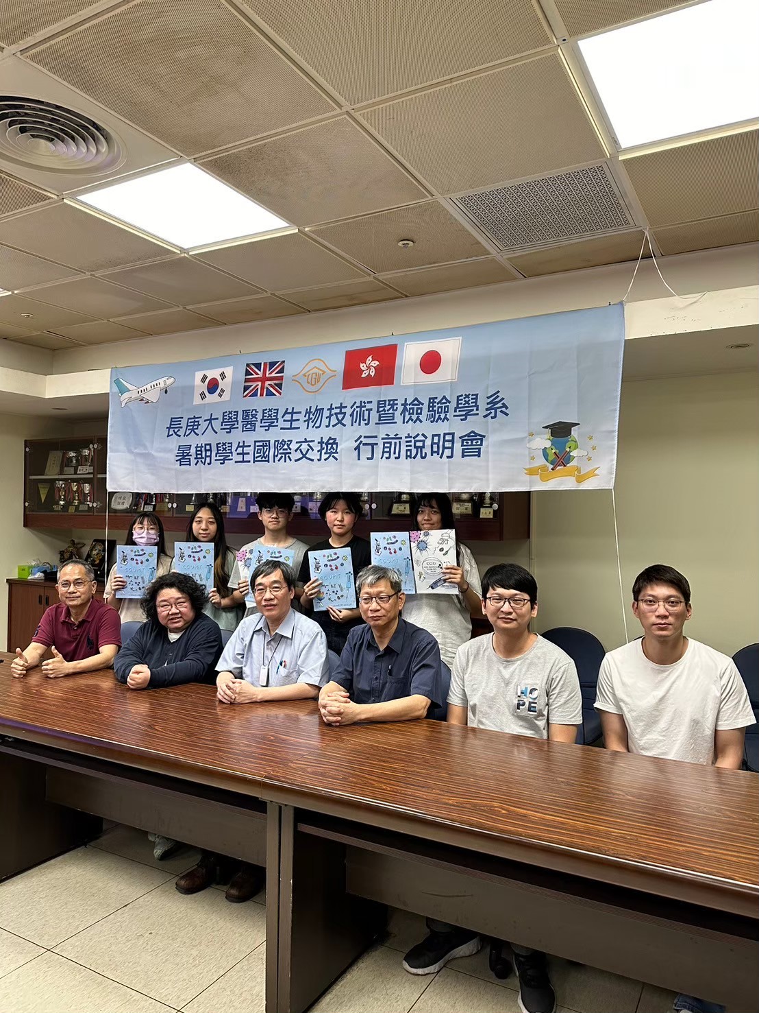 LINE_ALBUM_2024613 2024大學生暑期海外交換行前說明會_241213_35.jpg