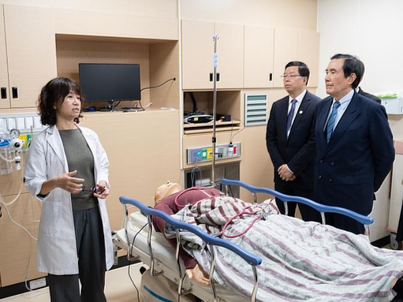 馬英九基金會率領陸生團參訪長庚大學 致敬創辦人對醫療與教育的貢獻
