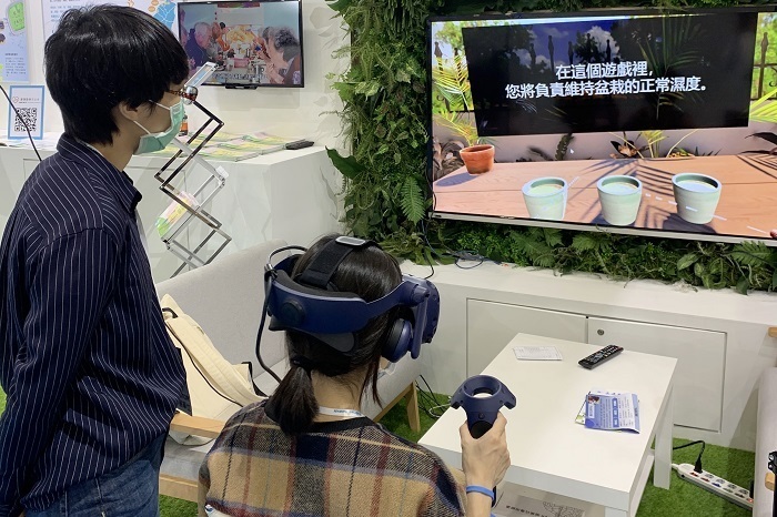 長庚團隊開發VR園藝任務 強化長輩心智認知功能【轉載自新聞專區】