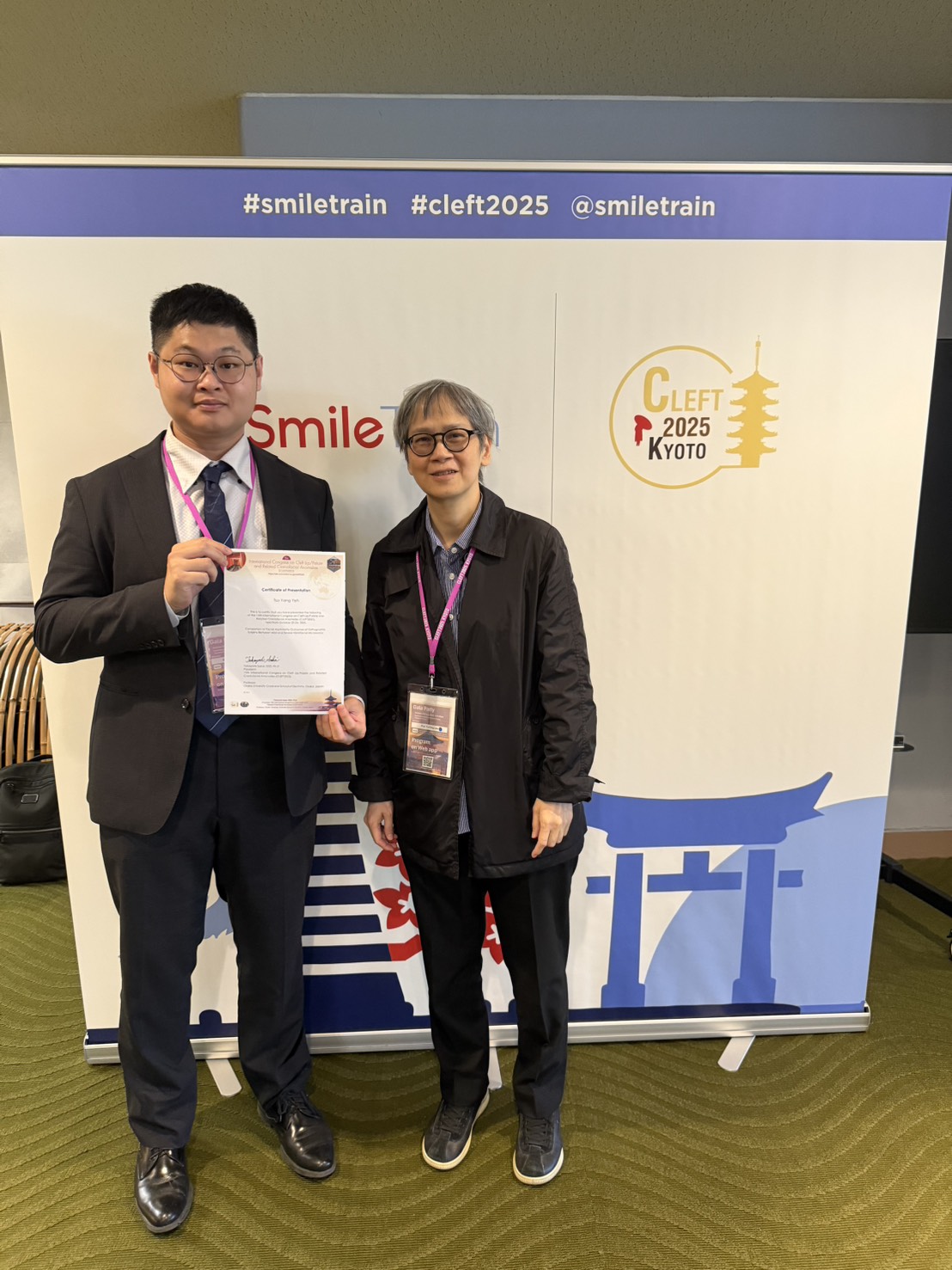 由左至右：葉作洋醫師、廖郁芳醫師