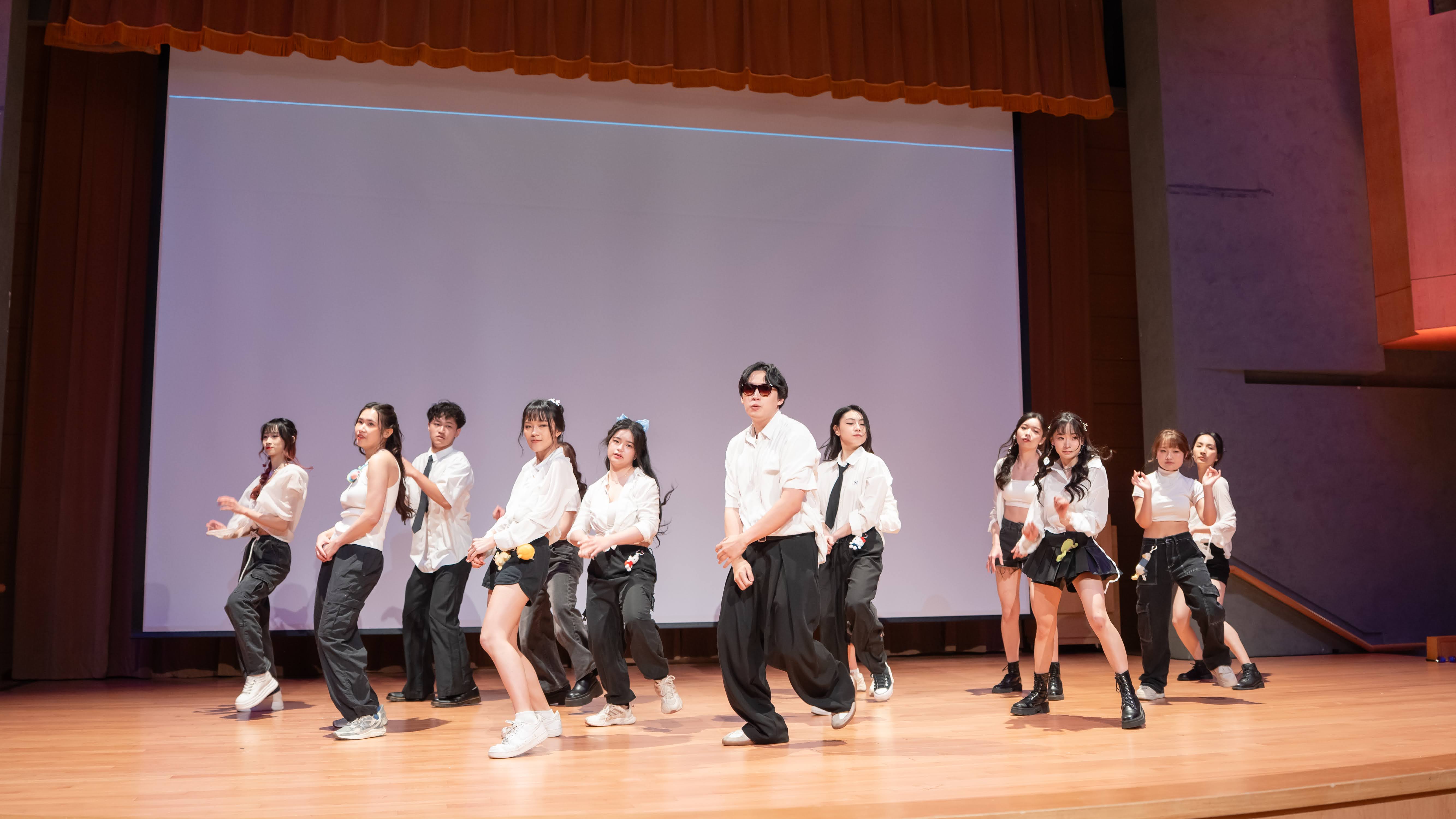 中場表演