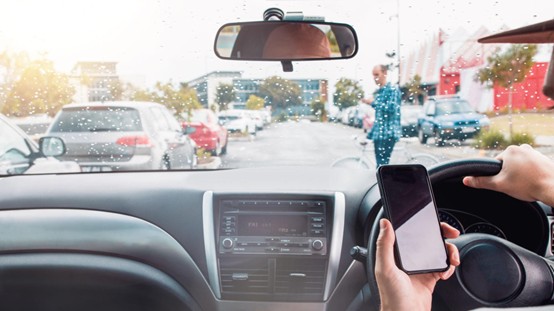 車上使用手機注意力降低