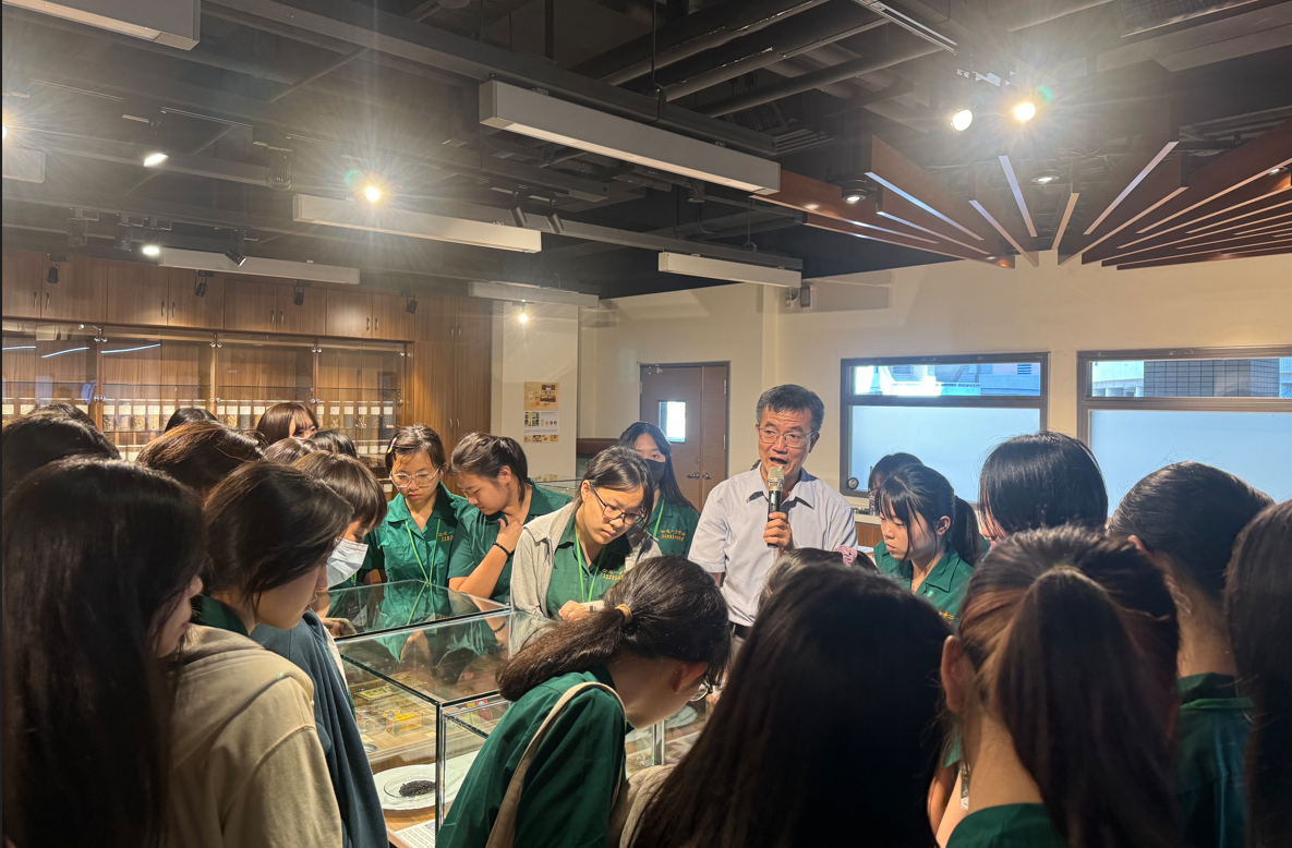 展示櫃導覽說明