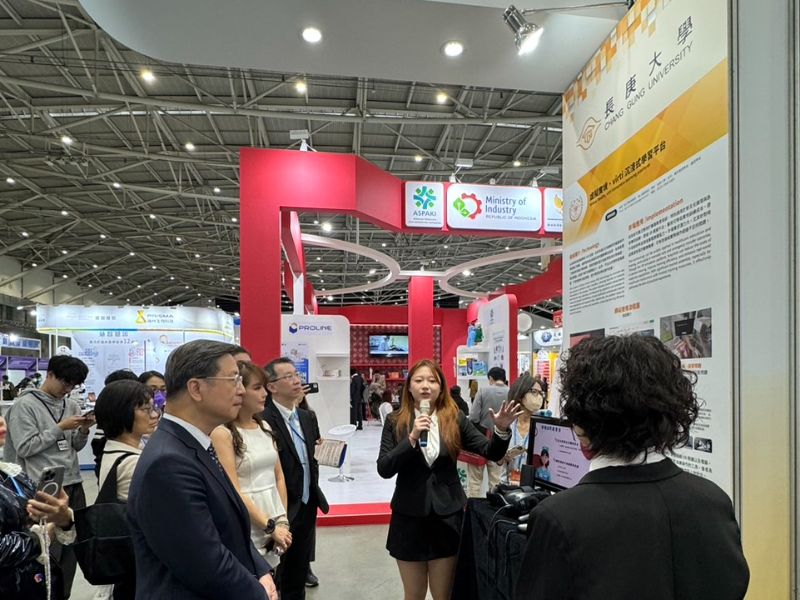 2024台灣醫療科技展 長庚大學資訊與護理跨系創新合作