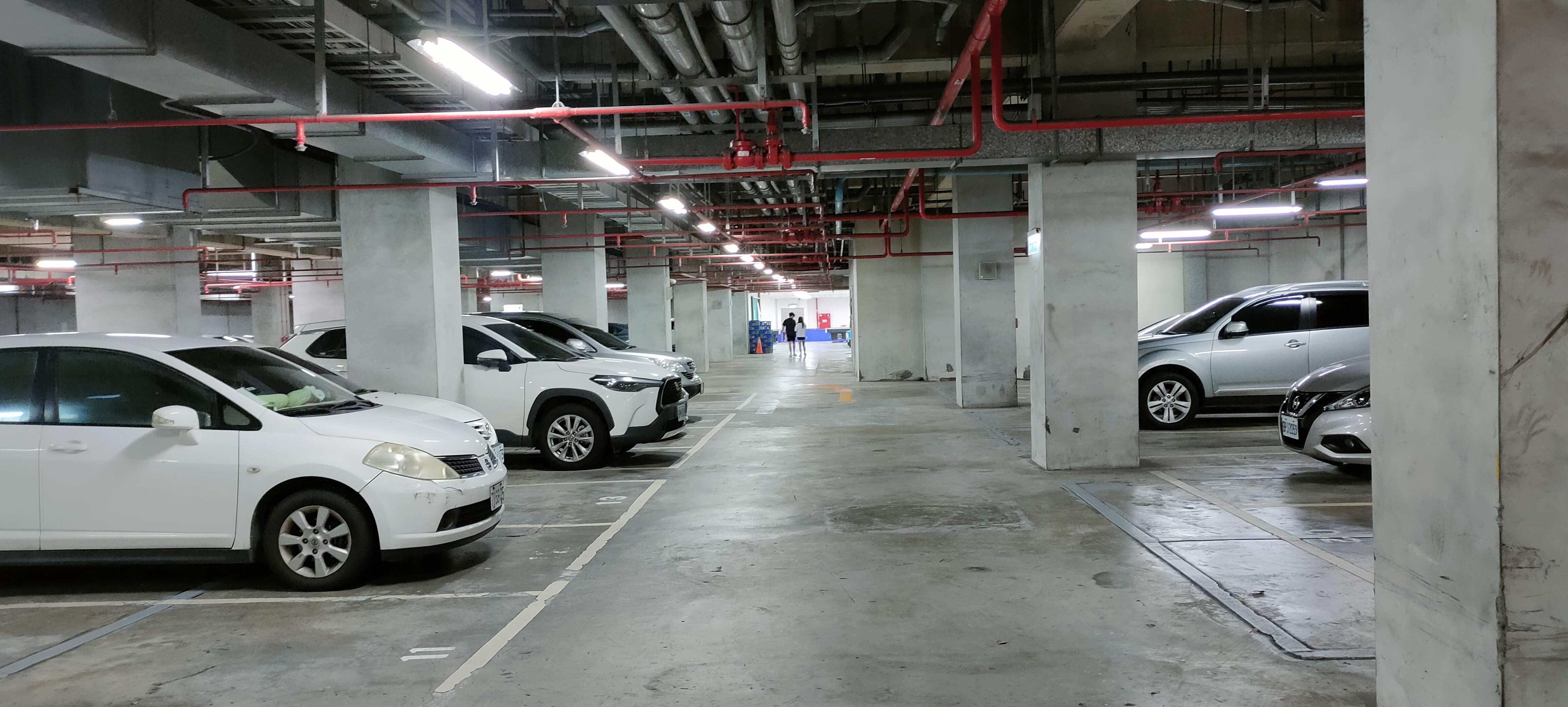 Ju De Parking Lot.jpg