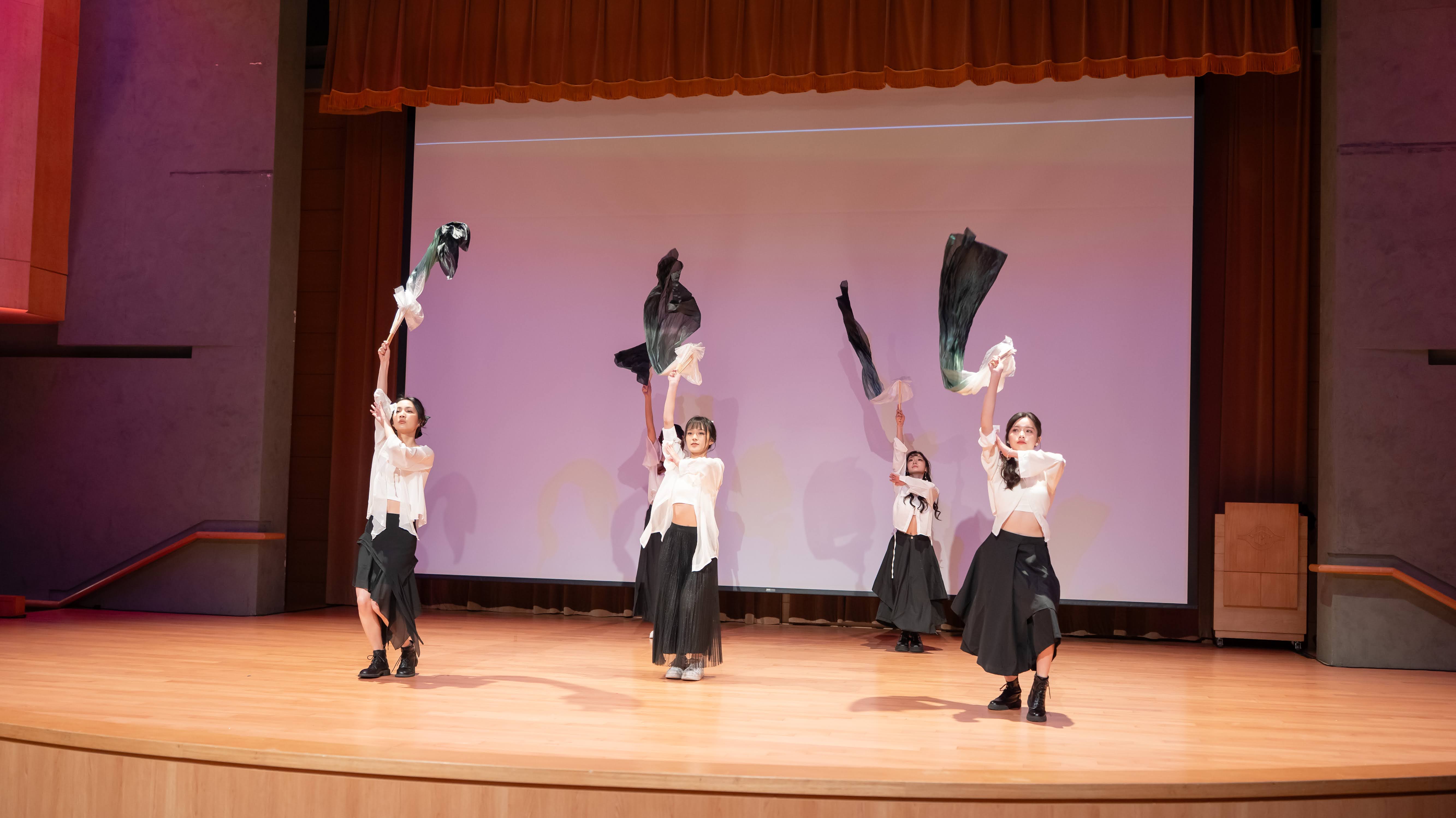 中場表演