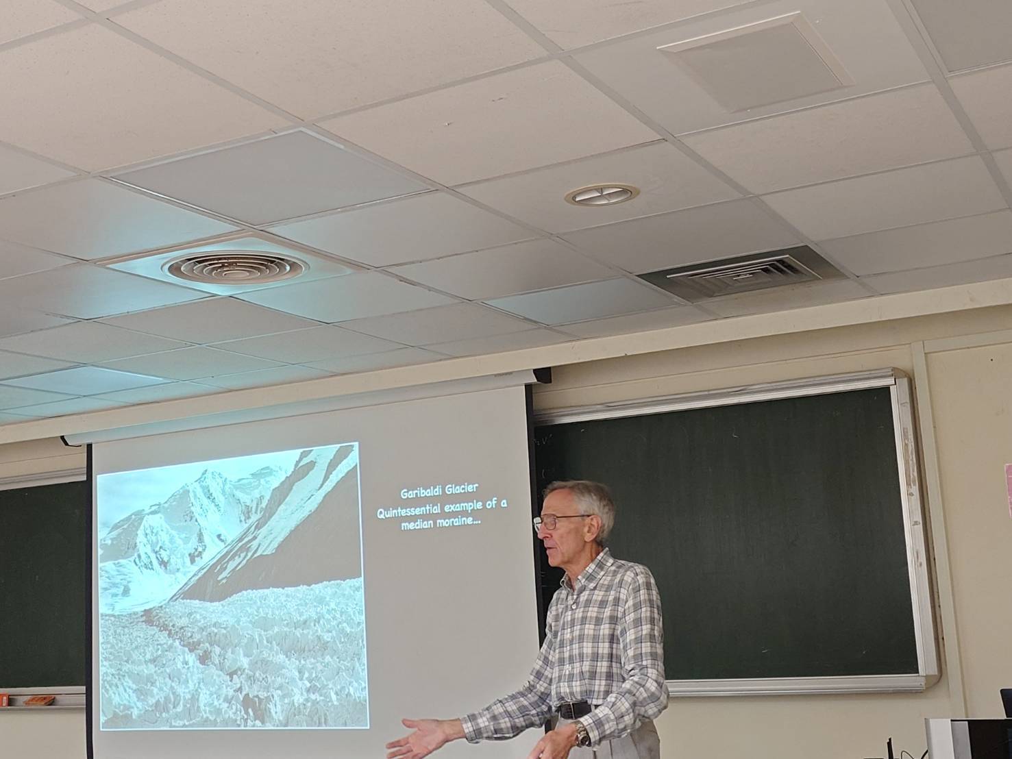 113-1醫技系English Corner活動3.jpg