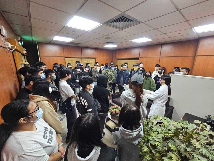 龍華科大參訪遺體勸募中心