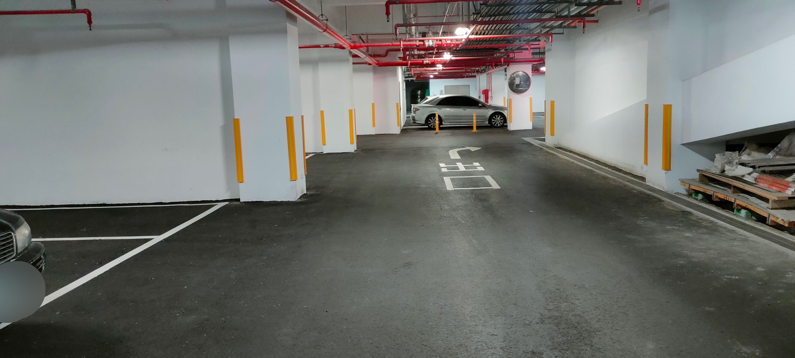 Yun De Parking Lot .jpg