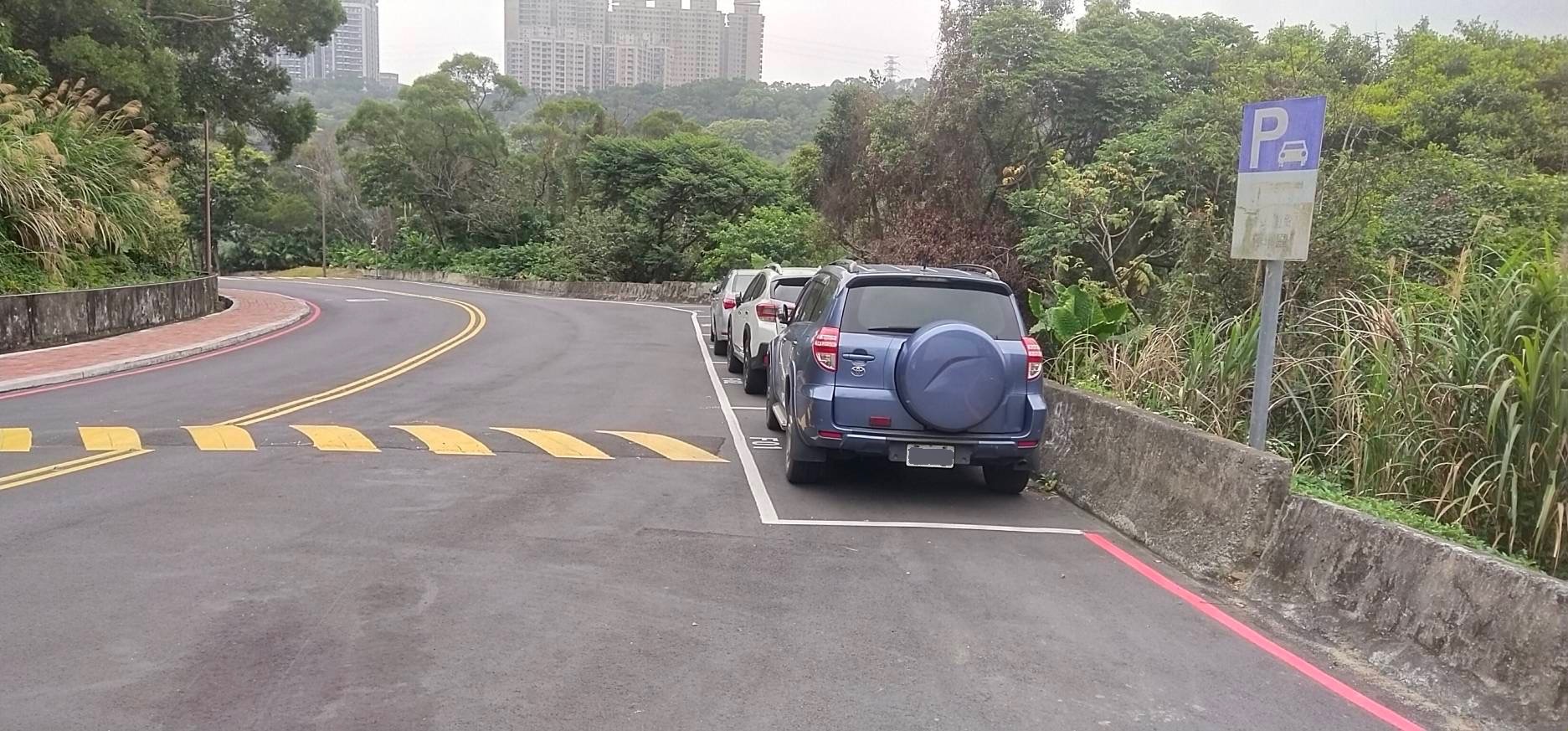 Mountain Road Parking Area .jpg