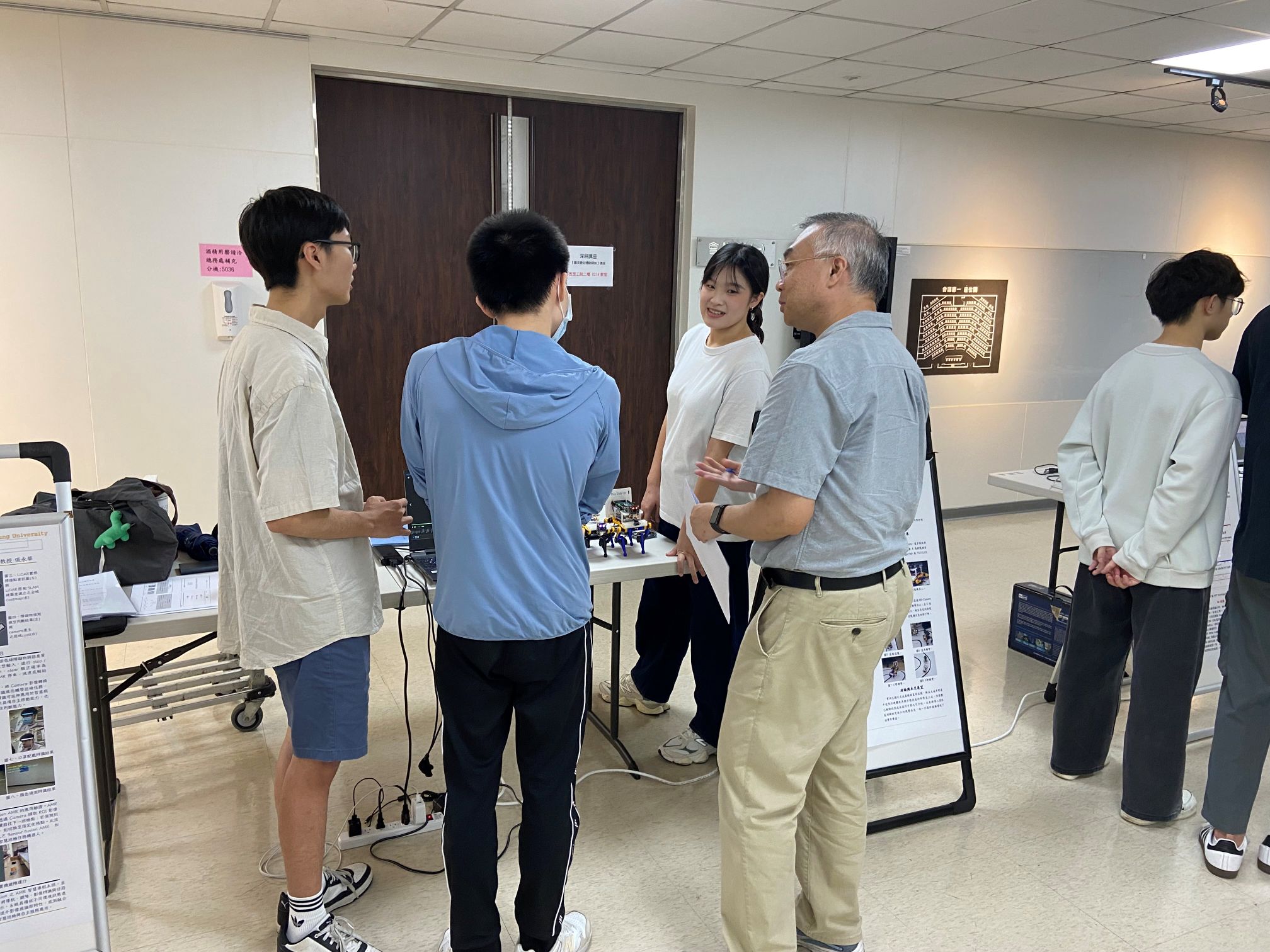 114學年度電機系專題實作競賽活動照片(9).JPG