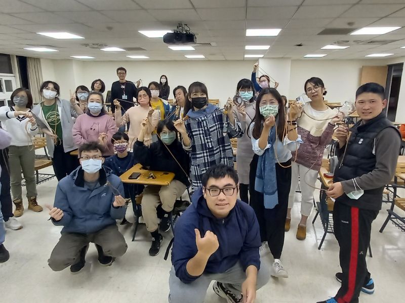112學年度第1學期文康活動-皮革手機掛繩手作20231207