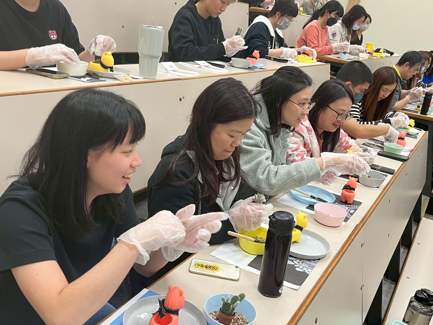 114學年度文康活動-擴香石多肉盆栽