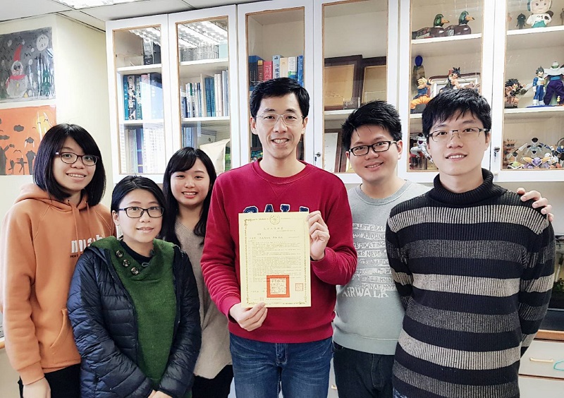 2020/01/15 恭賀本科吳嘉霖老師榮升教授!!!