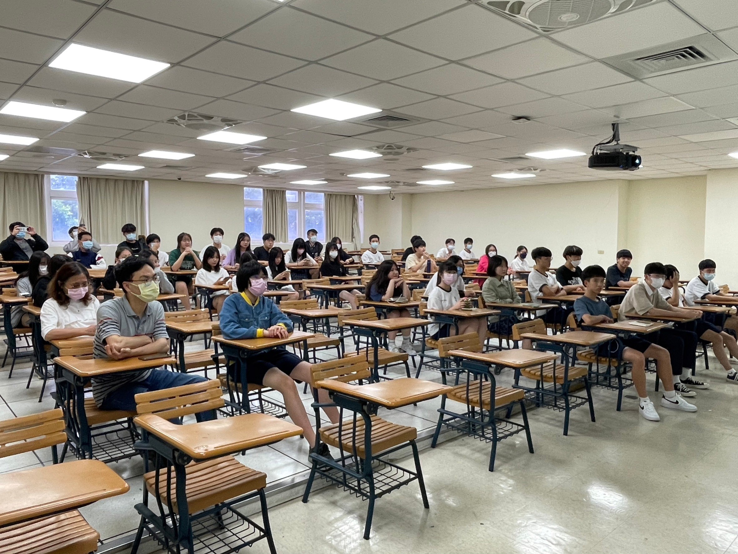 112-0428 北市南港高中參訪-2