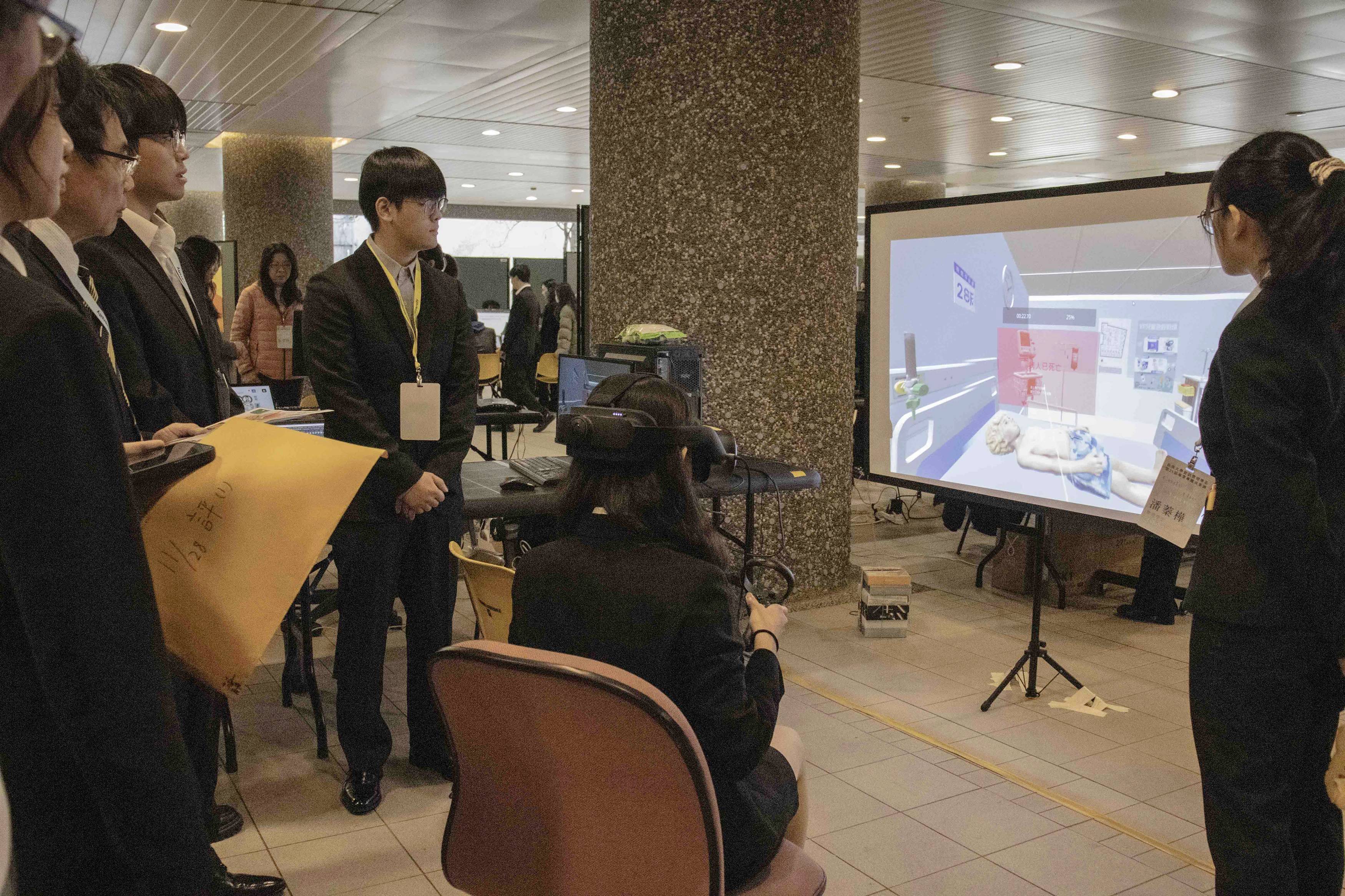 長庚大學資管系第25屆畢展，學生團隊展現多元創意與應用實力。