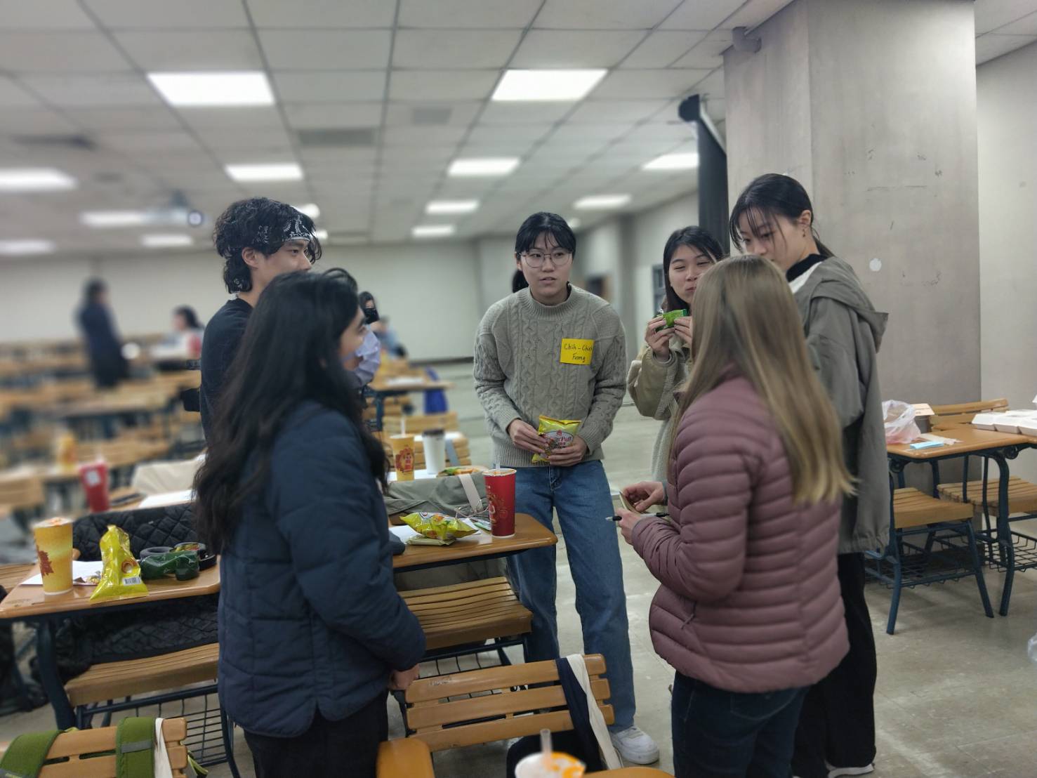 學生交流討論