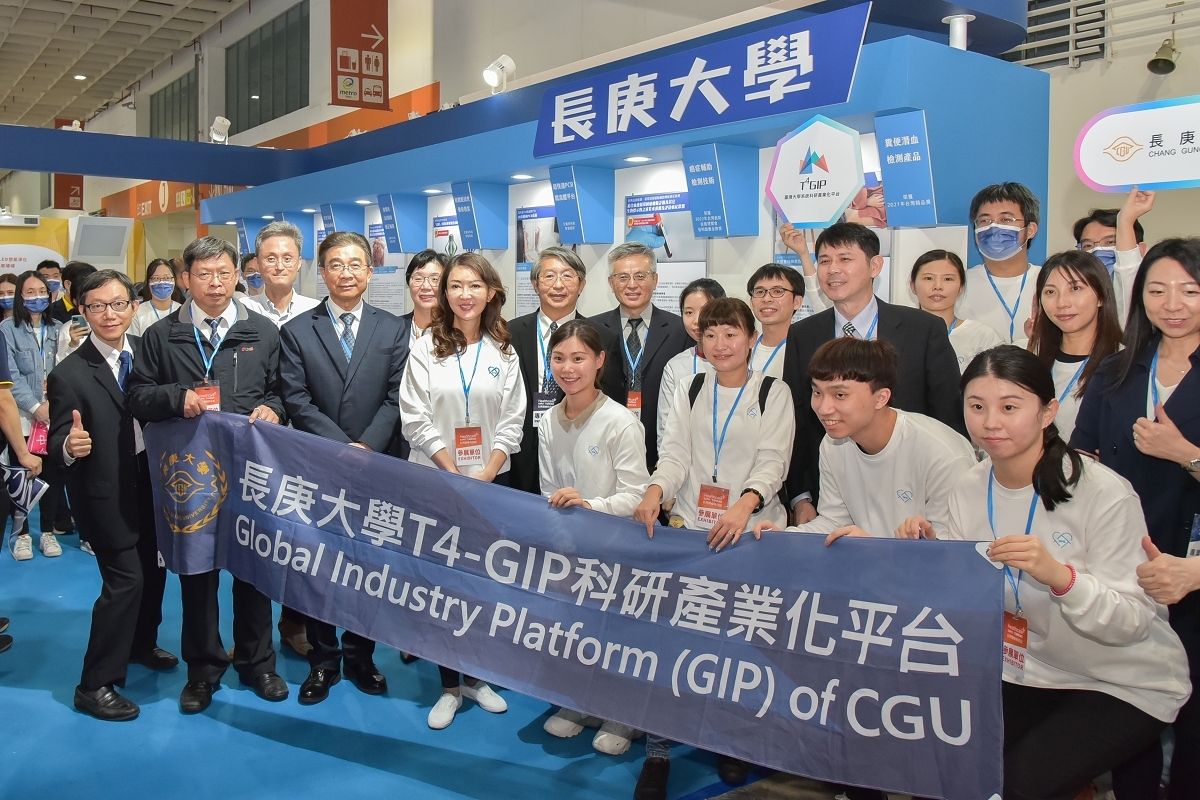 台塑企業管理中心王瑞瑜常委與團隊合影