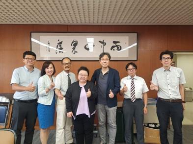 訪日長庚老師代表團與岡山大學老師合影