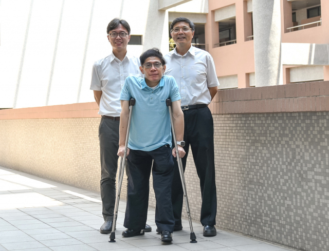 李文義主任與徐憶文老師及高銘鴻老師合照