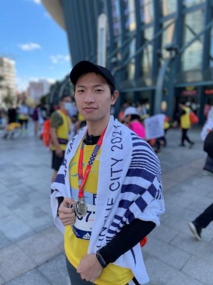 吳校友第一次完賽半馬