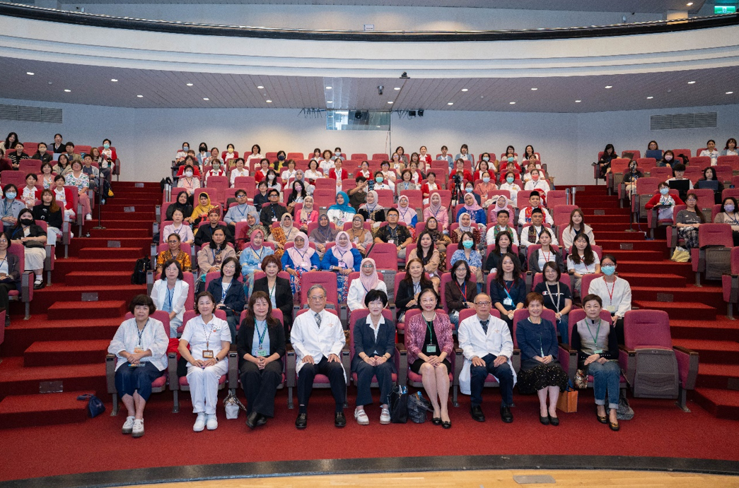 This conference aims to promote sustainable development and innovative applications in the field of oncology nursing, providing a diverse platform for academic and practical exchanges among healthcare professionals. Highlights of the conference include: • Esteemed global experts discussing topics such as the application of artificial intelligence in oncology nursing, the integration of core cancer care values into digital tools, and the development of an interactive online picture book for pediatric cancer communication. • A range of inspiring keynote speeches and practical sessions covering co-designing digital health tools, expanding the scope of nursing practice to improve professionalism, and the impact of patient-reported outcome measures on doctor-patient communication in breast cancer care. • Fostering international collaboration and interdisciplinary dialogue to drive progress and innovation in oncology nursing.