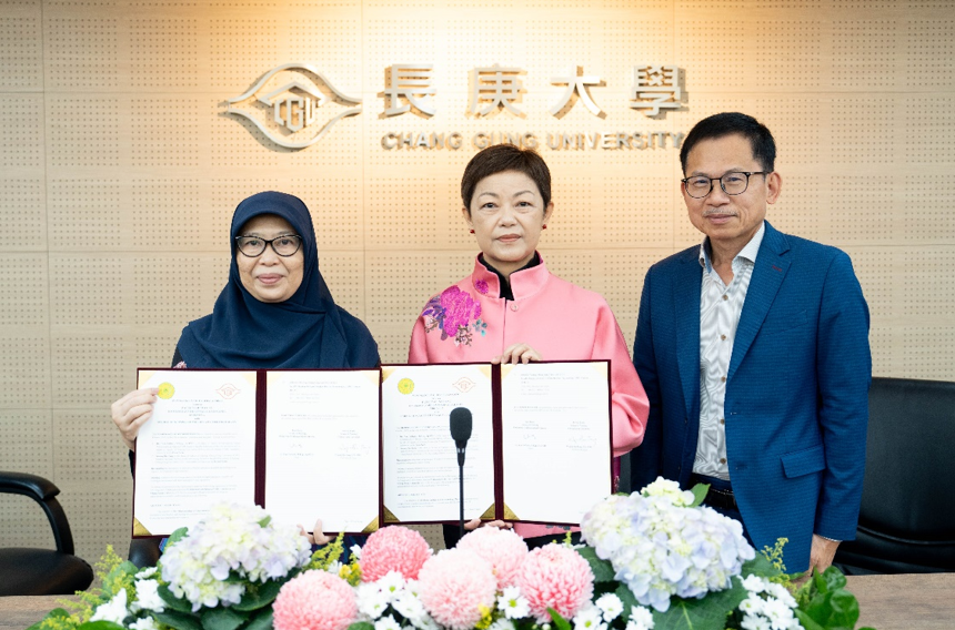 On October 29, 2025, led by Department Chair Professor Woung-Ru Tang, the Dean of our department signed a Memorandum of Understanding (MOU) with the Faculty of Nursing, University of Muhammadiyah Jakarta (UMJ). This collaboration marks a significant step in strengthening the partnership between the two institutions in nursing education and research. In the future, both sides will engage in multifaceted cooperation—including the promotion of joint academic programs, exchange and publication of research outcomes, and the development of distance learning courses. Through this partnership, the two universities aim to foster greater international academic exchange and innovative collaboration, cultivating nursing professionals with global perspectives and strong clinical competence.