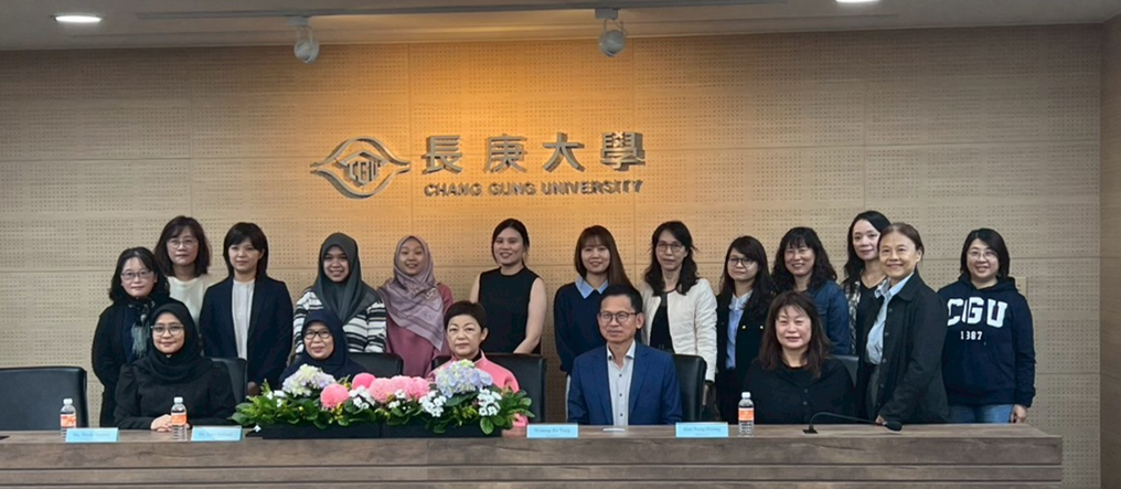 On October 29, 2025, led by Department Chair Professor Woung-Ru Tang, the Dean of our department signed a Memorandum of Understanding (MOU) with the Faculty of Nursing, University of Muhammadiyah Jakarta (UMJ). This collaboration marks a significant step in strengthening the partnership between the two institutions in nursing education and research. In the future, both sides will engage in multifaceted cooperation—including the promotion of joint academic programs, exchange and publication of research outcomes, and the development of distance learning courses. Through this partnership, the two universities aim to foster greater international academic exchange and innovative collaboration, cultivating nursing professionals with global perspectives and strong clinical competence.